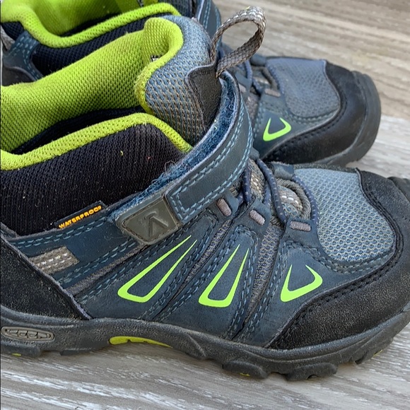 Keen Kids Oakridge Mid Hiking Shoe, Size 11 - Picture 2 of 6